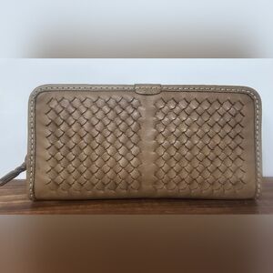 HIDE Handcrafted Genuine Leather Woven Taupe Bifold Large Wallet 8.5x4 NWT $245